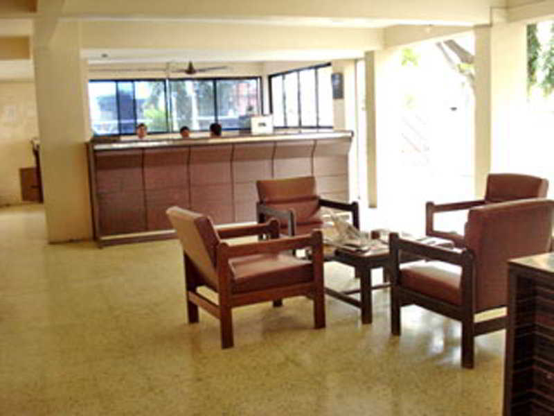 Meru Hotel Pune Exterior foto