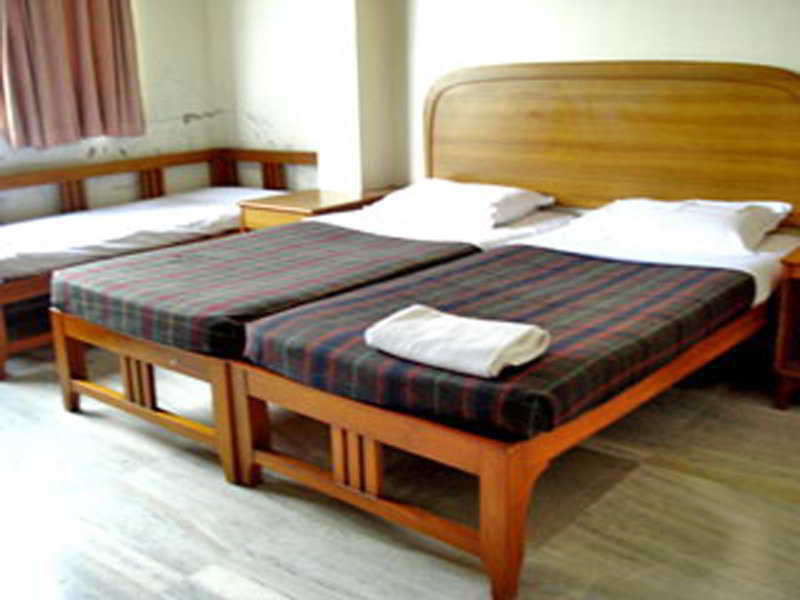 Meru Hotel Pune Exterior foto